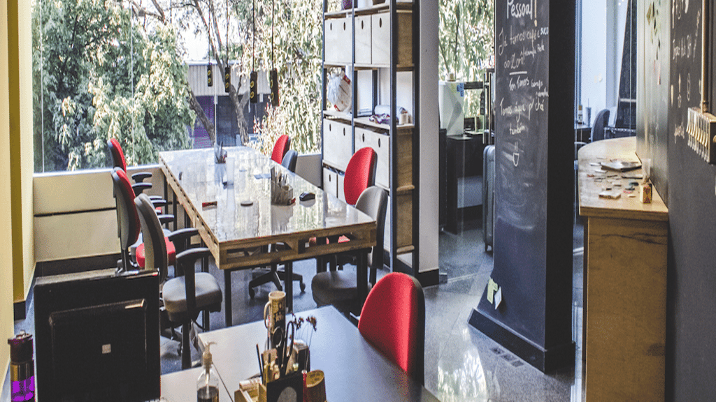Espaço de coworking Impact Hub Beagá em Belo Horizonte