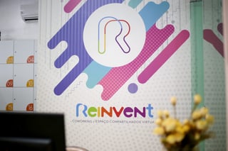 Logo Reinvent Coworking