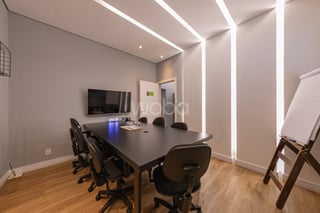 Sala de reunião Ipê Roxo