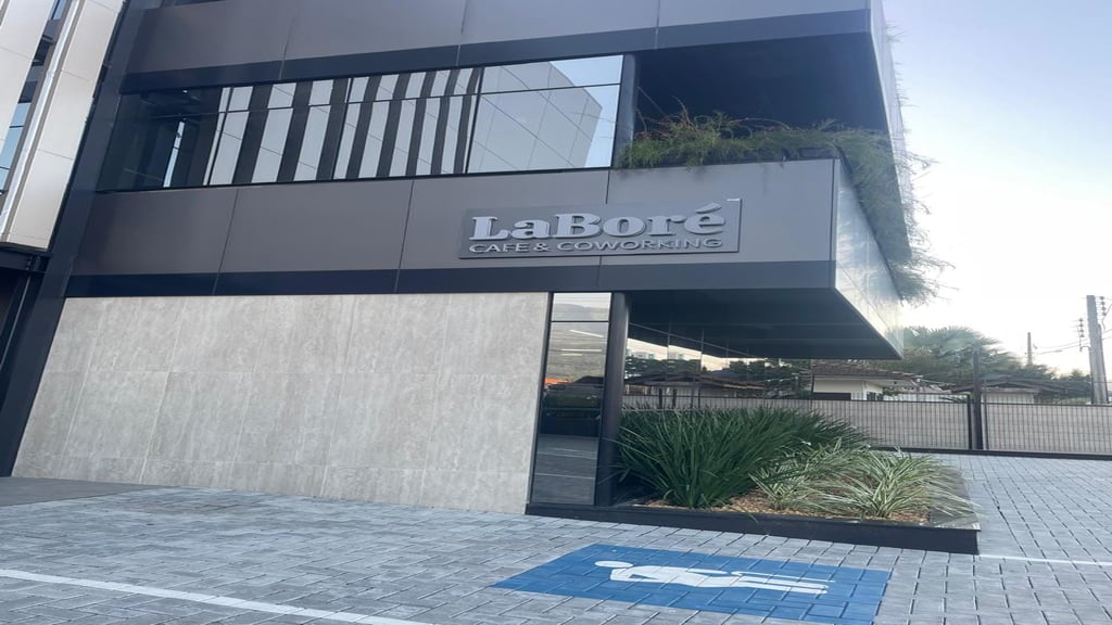 Espaço de coworking LaBoré Café & Coworking em Jaraguá do Sul