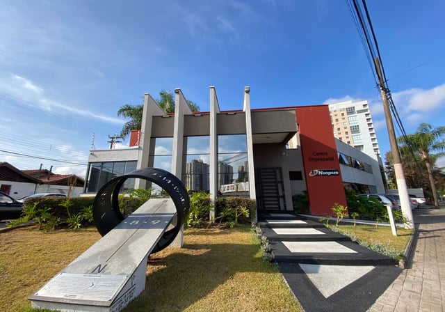 Centro Empresarial Neopus
