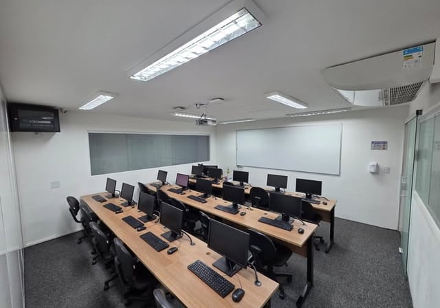 Sala de aula TI - Equipada